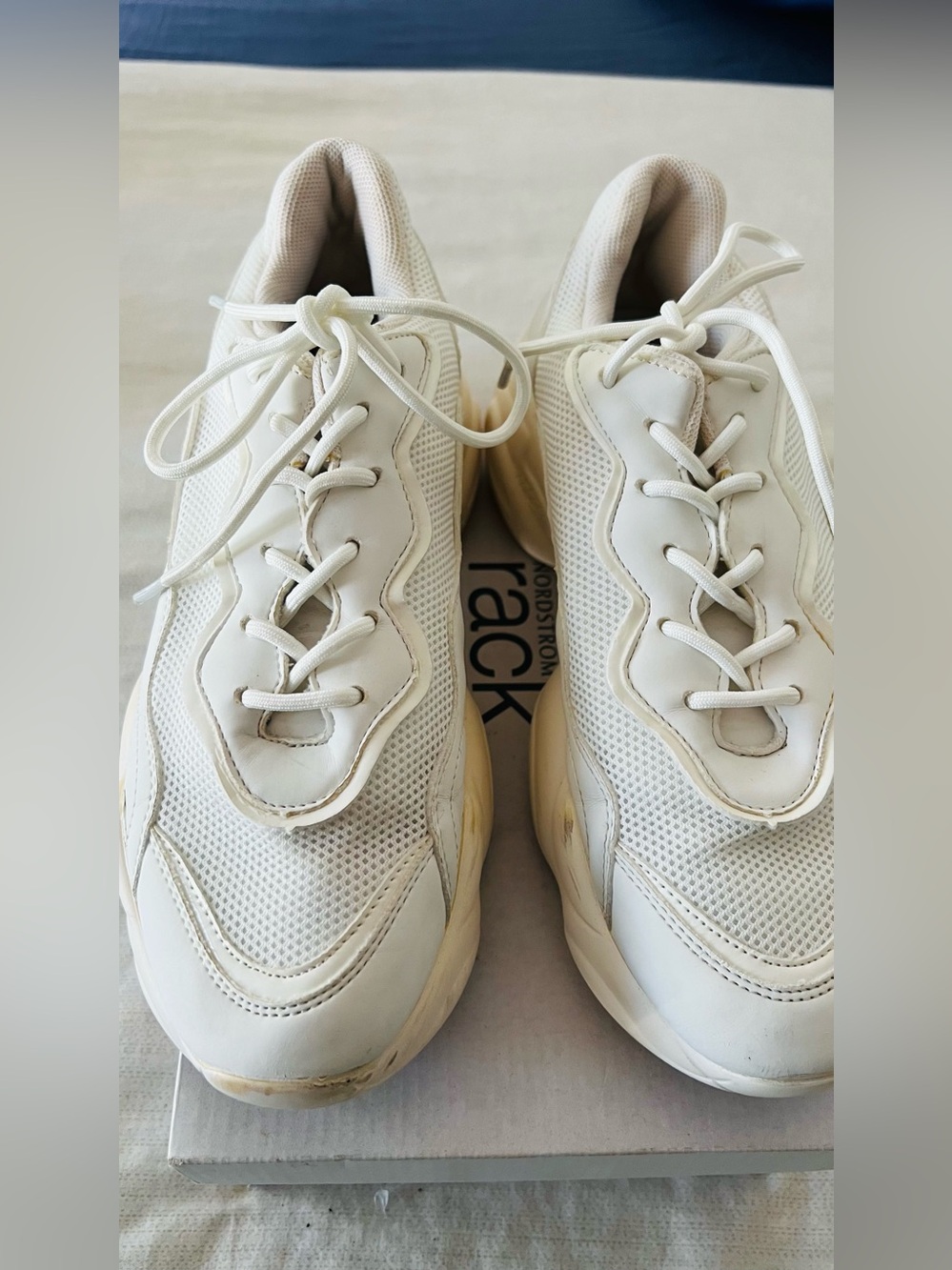 Casual White women’s  Mesh Lace-Up Sneakers size 8